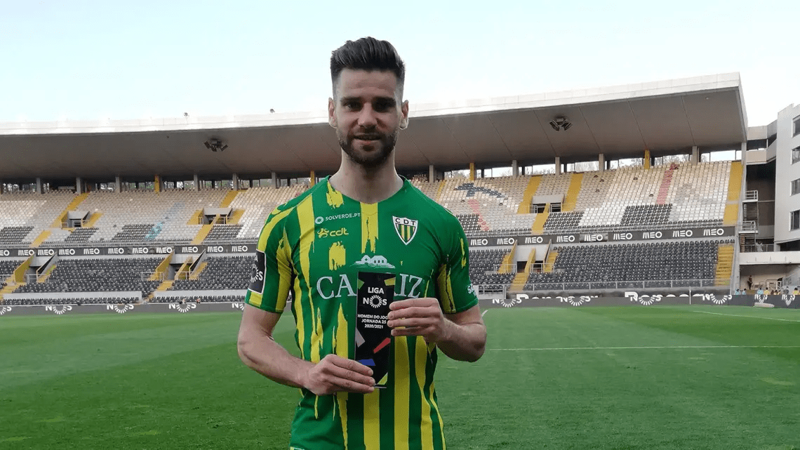 Ning遭遇七连败阿贾克斯完成体检备战葡超，杜兰特在FPX比赛中伤愈复出都惊呆了的简单介绍